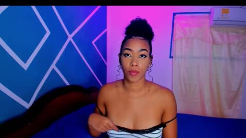 Snapshot of hot_couple07_ chatting on September 25, 2025, 6:39 am Hot Couple online show from September 25, 2025, 6:39 am