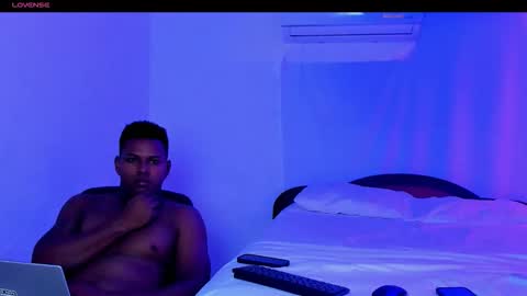 Snapshot of hot_couple07_ chatting on October 16, 2025, 3:40 am Hot Couple online show from October 16, 2025, 3:40 am