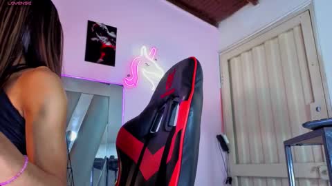 Snapshot of hot_destinyk chatting on February 5, 2026, 10:14 pm destinyk online show from February 5, 2026, 10:14 pm