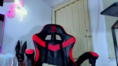 Snapshot of hot_destinyk chatting on February 26, 2026, 10:31 pm destinyk online show from February 26, 2026, 10:31 pm