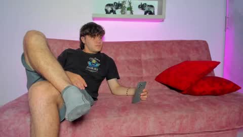 LIAM-20    SOPHIA-18   APOLO-21 online show from February 6, 2025, 10:21 pm