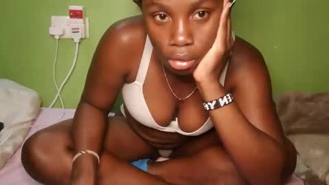 Snapshot of hot_latifah chatting on November 6, 2025, 1:17 am hot_latifah online show from November 6, 2025, 1:17 am