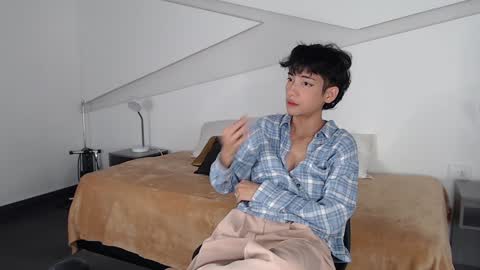 Snapshot of hot_little_bunny chatting on February 5, 2025, 9:40 pm Alana online show from February 5, 2025, 9:40 pm