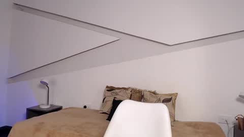 Alana online show from September 18, 2025, 9:50 pm