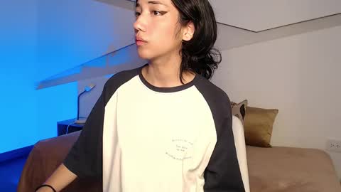 Alana online show from October 17, 2025, 9:06 pm