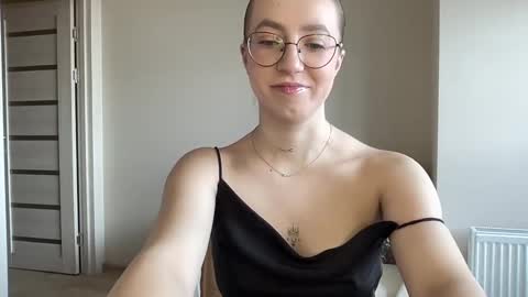 Snapshot of hot_lliinns chatting on December 14, 2024, 7:51 am Lina online show from December 14, 2024, 7:51 am