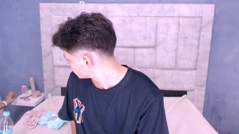 Hot Couple  online show from January 2, 2025, 7:07 pm