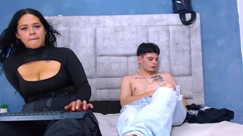 Hot Couple  online show from January 14, 2025, 7:32 pm