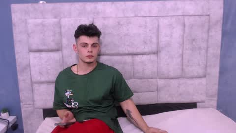 Hot Couple  online show from January 29, 2025, 7:11 pm