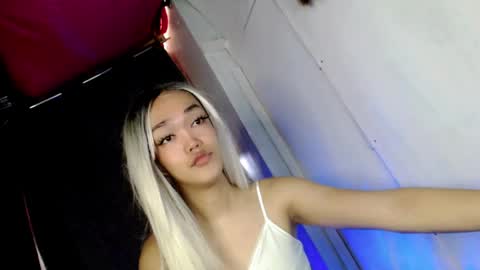 hot_moma69 online show from April 14, 2026, 7:25 am