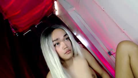 hot_moma69 online show from April 16, 2026, 5:19 am