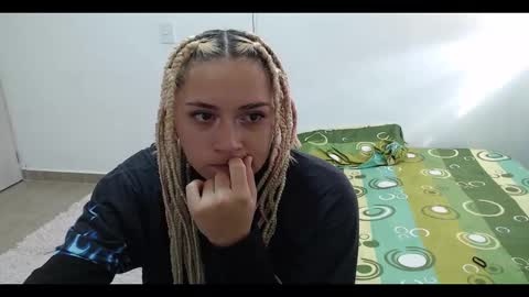 Snapshot of hot_mommymia chatting on January 15, 2025, 8:48 pm Mia online show from January 15, 2025, 8:48 pm