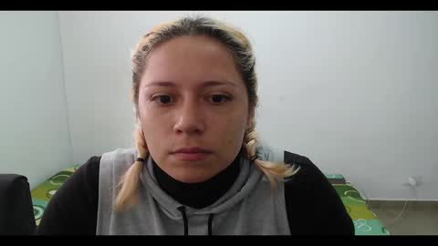 Snapshot of hot_mommymia chatting on February 7, 2025, 1:43 pm Mia online show from February 7, 2025, 1:43 pm