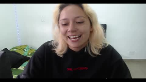 Snapshot of hot_mommymia chatting on February 23, 2025, 7:49 pm Mia online show from February 23, 2025, 7:49 pm