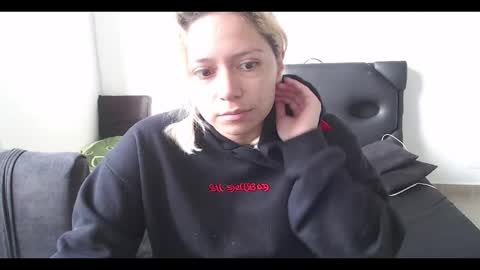 Snapshot of hot_mommymia chatting on February 26, 2025, 12:36 pm Mia online show from February 26, 2025, 12:36 pm