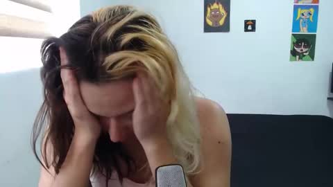 Snapshot of hot_mommymia chatting on October 14, 2025, 1:01 pm Mia online show from October 14, 2025, 1:01 pm