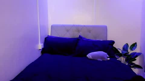 Hot CrisssXCX online show from August 4, 2026, 1:14 pm