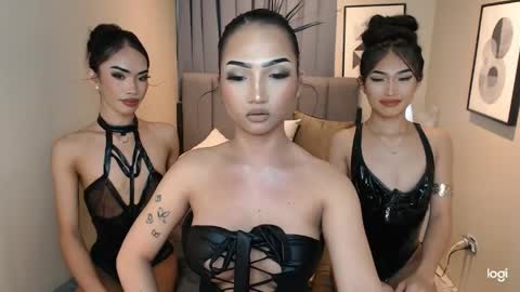 hot_nikki69 online show from March 28, 2026, 7:13 pm