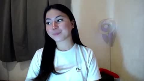 Snapshot of hot_precious_nikki chatting on November 4, 2025, 2:49 pm Nikki online show from November 4, 2025, 2:49 pm