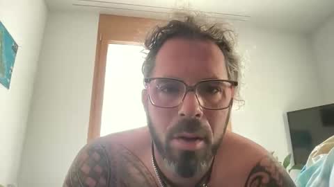 letmedoo2 online show from January 19, 2026, 8:18 am