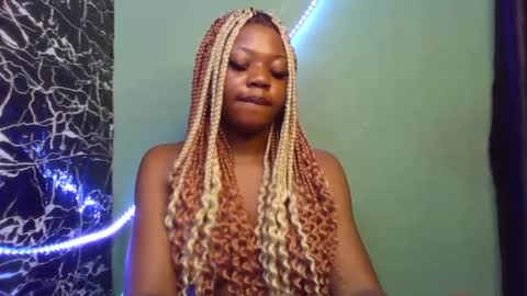 Stella online show from February 13, 2025, 10:43 pm