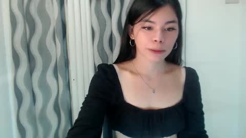 Snapshot of hot_yanna143 chatting on May 31, 2026, 8:43 pm Yanna online show from May 31, 2026, 8:43 pm