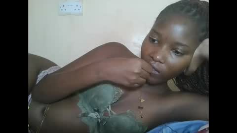 Snapshot of hotbabbee chatting on October 3, 2025, 8:00 am love online show from October 3, 2025, 8:00 am