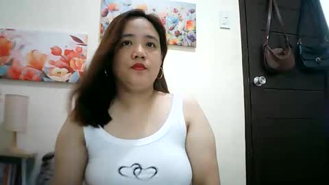 Snapshot of hotbabymomma chatting on November 24, 2025, 12:32 am Lynn online show from November 24, 2025, 12:32 am