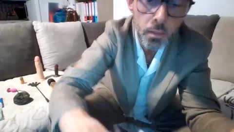 hotblueisis online show from July 5, 2026, 12:28 am