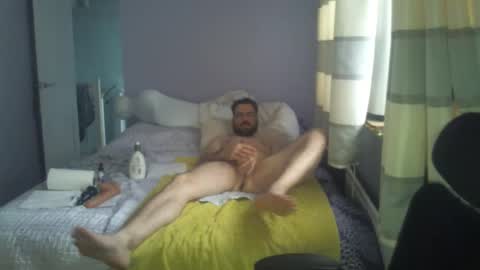 hotboyron online show from December 17, 2025, 12:11 pm