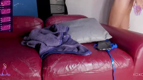 Snapshot of hotbrunne chatting on January 24, 2025, 12:20 pm Astrid Steve coco online show from January 24, 2025, 12:20 pm