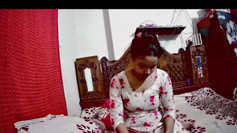 Hotcapolx online show from April 28, 2026, 4:50 am