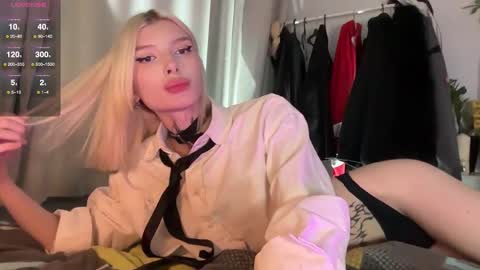 Snapshot of hotchubently chatting on October 18, 2025, 7:25 pm hotchubently online show from October 18, 2025, 7:25 pm