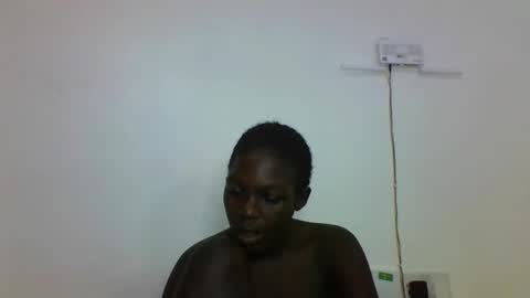 Snapshot of hotcutetracie chatting on September 18, 2025, 6:32 pm VICTORIA online show from September 18, 2025, 6:32 pm