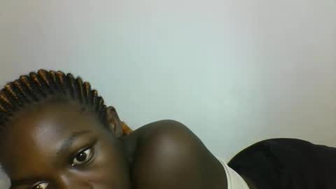 Snapshot of hotcutetracie chatting on October 8, 2025, 7:11 pm VICTORIA online show from October 8, 2025, 7:11 pm