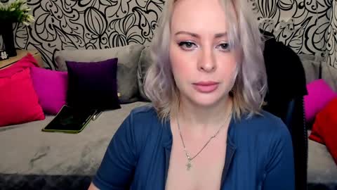 Snapshot of hotdreamhere chatting on December 16, 2024, 10:50 am Alice online show from December 16, 2024, 10:50 am