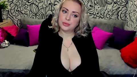 Snapshot of hotdreamhere chatting on February 5, 2025, 11:02 am Alice online show from February 5, 2025, 11:02 am