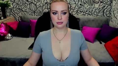 Snapshot of hotdreamhere chatting on March 1, 2025, 2:23 pm Alice online show from March 1, 2025, 2:23 pm