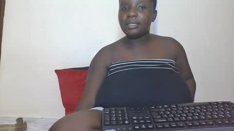 Snapshot of hotebbbyy chatting on January 4, 2025, 12:05 pm EBBY online show from January 4, 2025, 12:05 pm