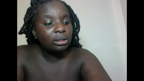 Snapshot of hotebbbyy chatting on October 31, 2025, 12:28 pm EBBY online show from October 31, 2025, 12:28 pm