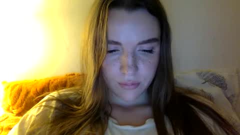 Snapshot of hoteffy chatting on November 3, 2025, 9:16 pm effy online show from November 3, 2025, 9:16 pm