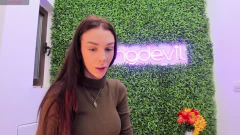 hotfallingdevil online show from November 13, 2025, 4:44 am