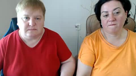 Snapshot of hotfiremommy chatting on June 14, 2026, 7:43 am LimonkaFire online show from June 14, 2026, 7:43 am