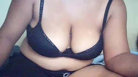hotflowerclit online show from June 22, 2026, 4:53 am