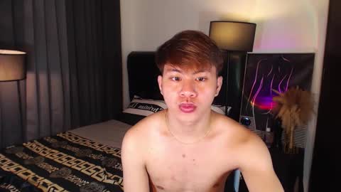 Snapshot of hotfucker_drei chatting on October 7, 2025, 10:12 am hotfucker_drei online show from October 7, 2025, 10:12 am