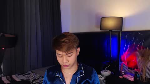 Snapshot of hotfucker_drei chatting on October 23, 2025, 5:18 am hotfucker_drei online show from October 23, 2025, 5:18 am