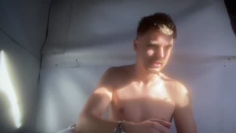 Snapshot of hotgentleman_3003 chatting on July 28, 2026, 3:21 pm William online show from July 28, 2026, 3:21 pm