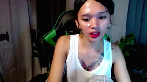 hotgirlronaxx online show from December 14, 2025, 2:33 pm