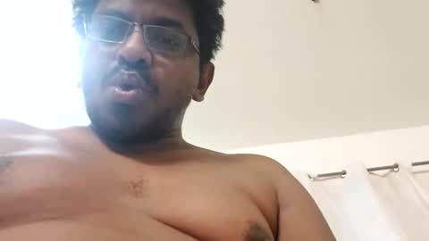 hotgluteus4321 online show from May 15, 2026, 9:00 pm