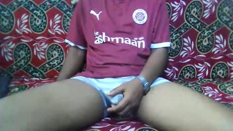 hotguyy001 online show from June 1, 2026, 5:09 am